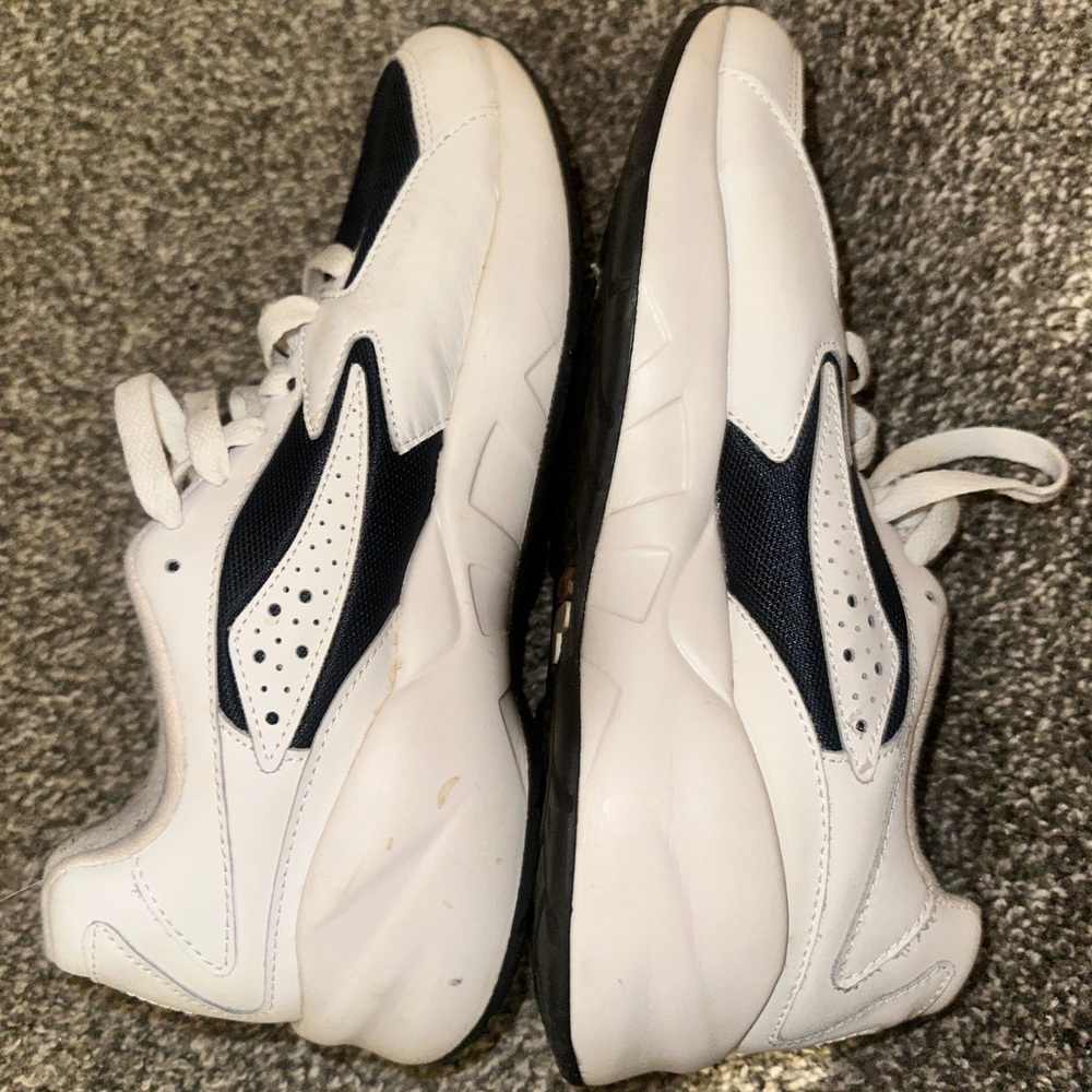 Fila Kids White Sneakers - Picture 7 of 7